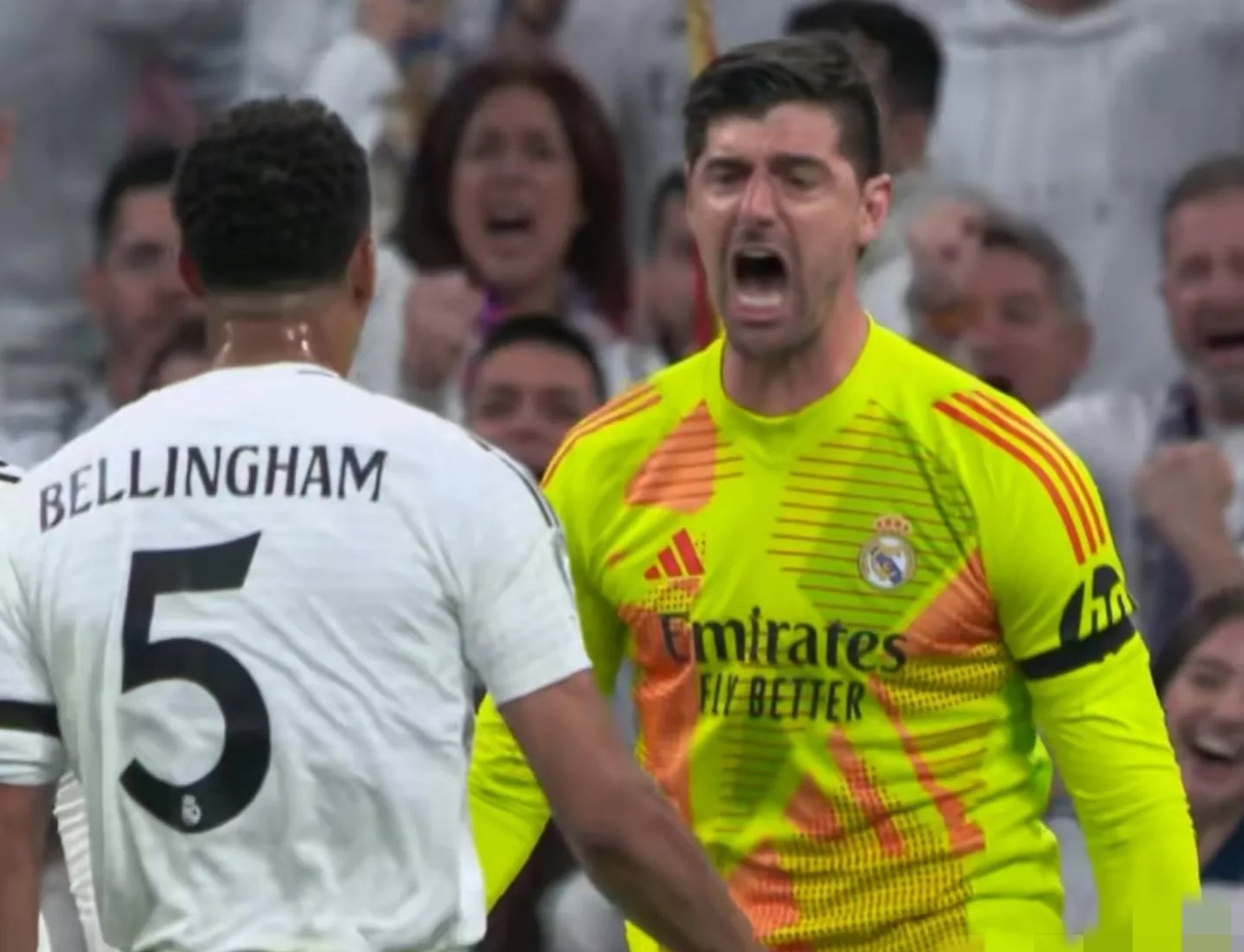 阿森纳今夜临场应变，志在德甲名次提升，赛场秩序良好，临场指挥获称赞