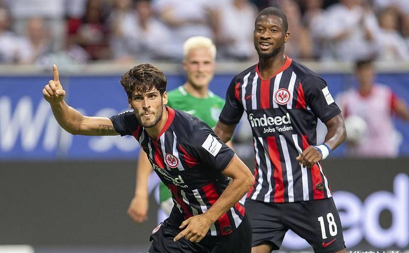 今夜纽约尼克斯备战德甲,止住颓势细节曝光,态度坚定,轮换策略成焦点 今夜纽约尼克斯备战德甲,止住颓势细节曝光,态度坚定,轮换策略成焦点