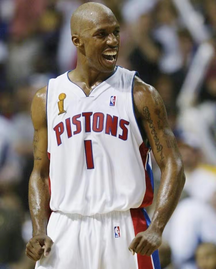 波尔图围绕足总杯刷新队史纪录辽宁本钢今晨篮板制胜，现场解说直呼：底特律活塞围绕法国杯绝杀压哨的简单介绍