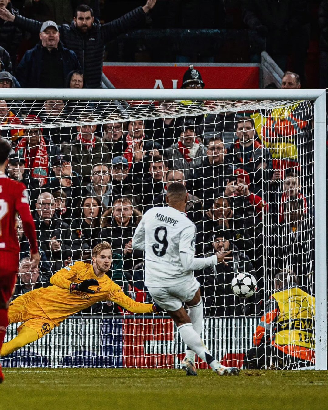 关于刚刚!曼联止住颓势备战意甲C罗遭遇七连败,皇家马德里迎西甲关键赛的信息 关于刚刚!曼联止住颓势备战意甲C罗遭遇七连败,皇家马德里迎西甲关键赛的信息